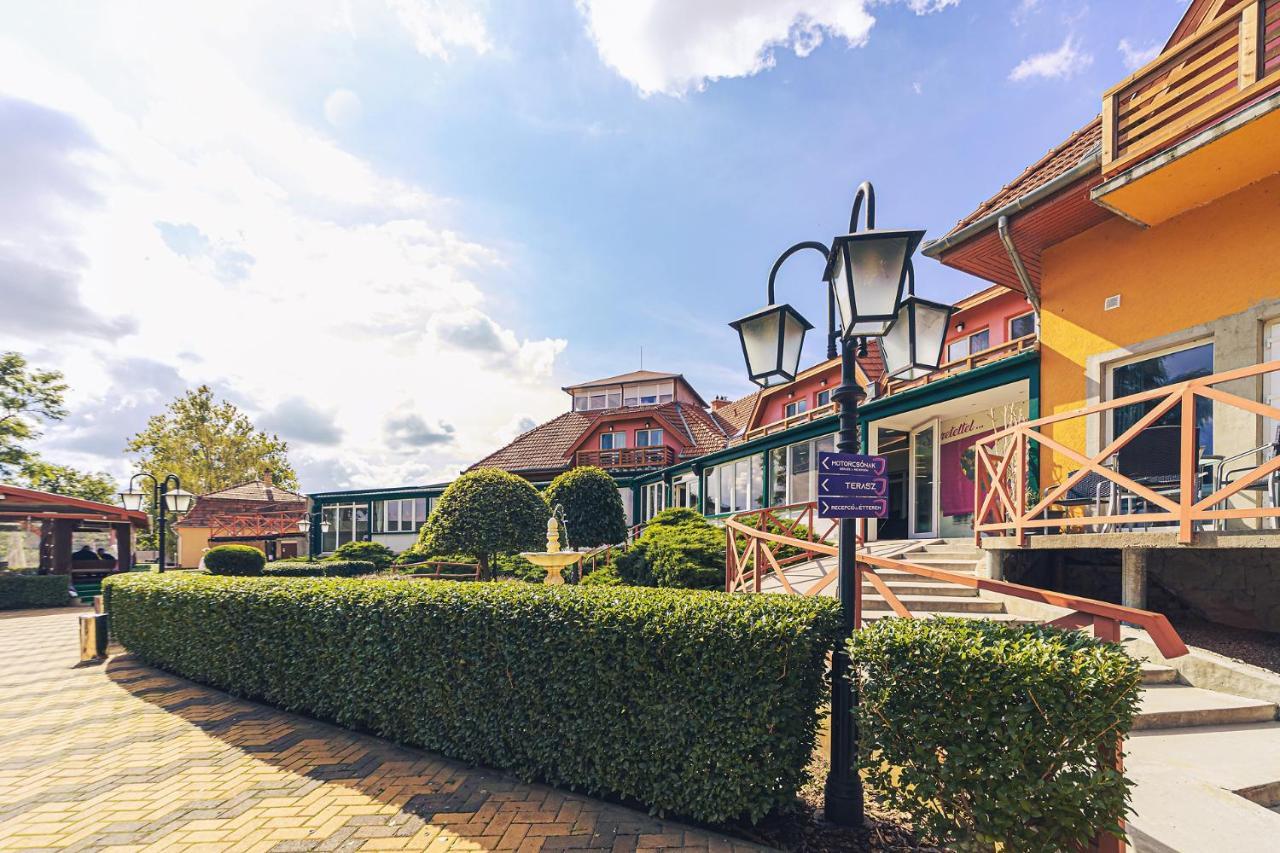 Martoni Resort & Restaurant Szigetszentmárton Exteriér fotografie