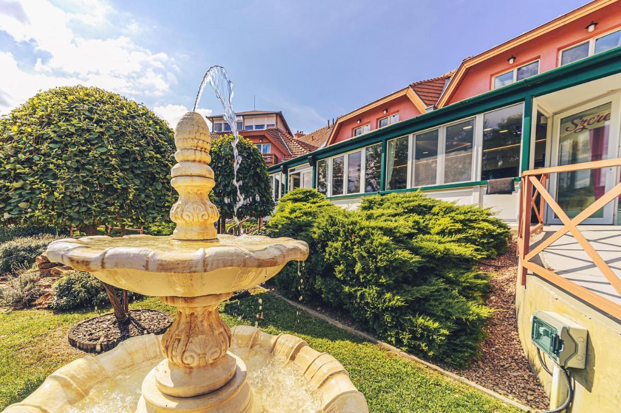 Martoni Resort & Restaurant Szigetszentmárton Exteriér fotografie