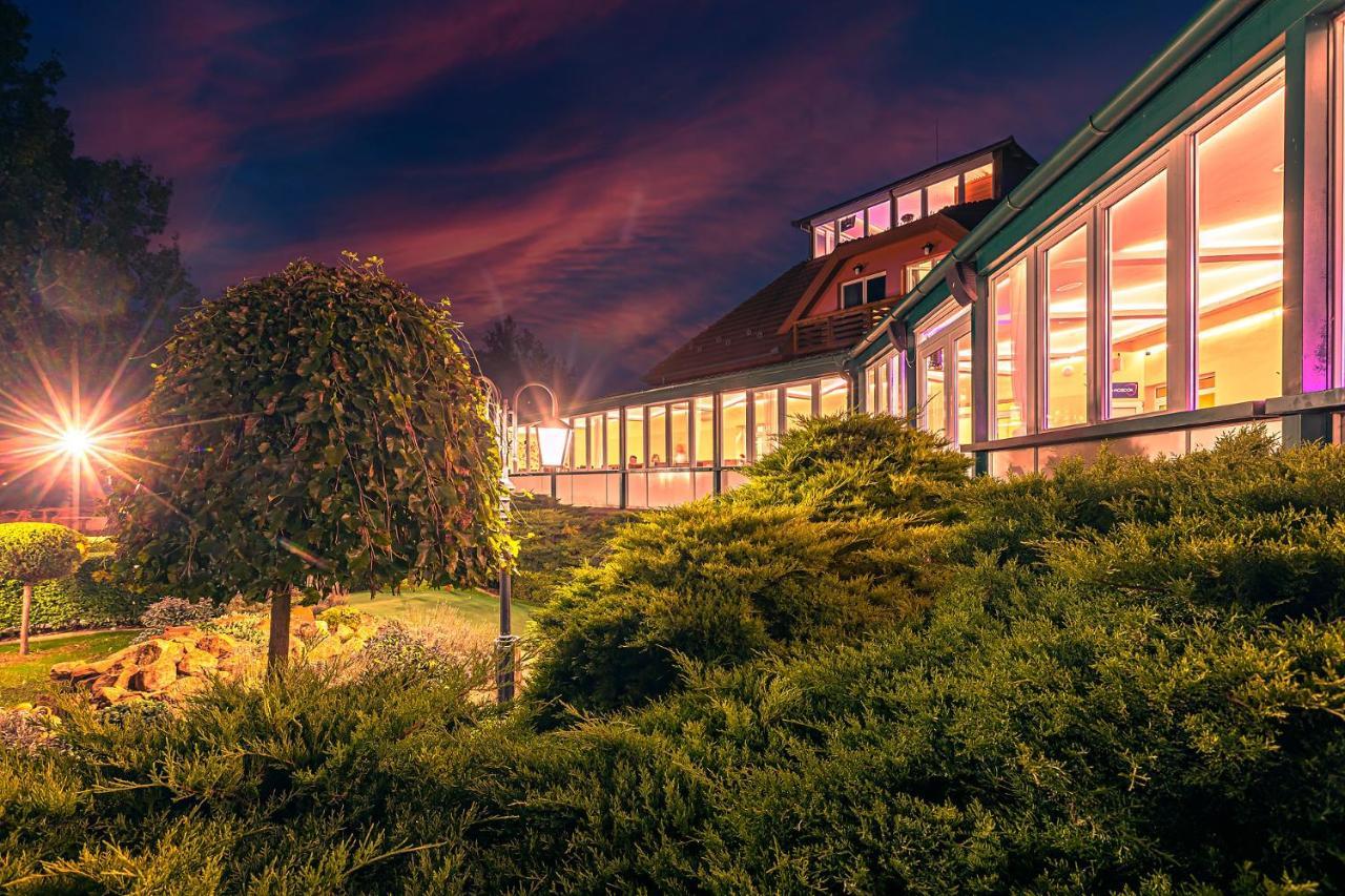 Martoni Resort & Restaurant Szigetszentmárton Exteriér fotografie