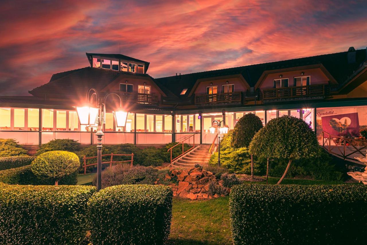Martoni Resort & Restaurant Szigetszentmárton Exteriér fotografie