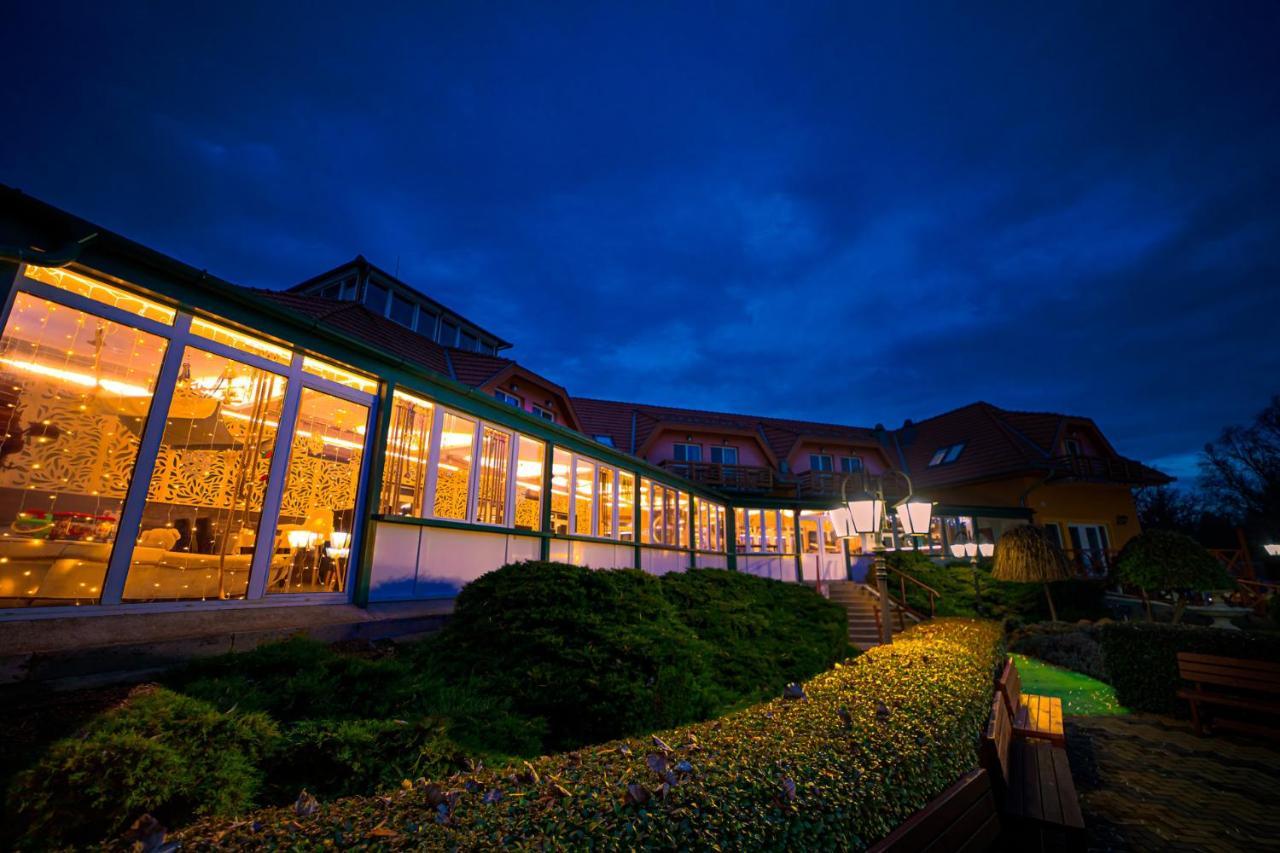 Martoni Resort & Restaurant Szigetszentmárton Exteriér fotografie
